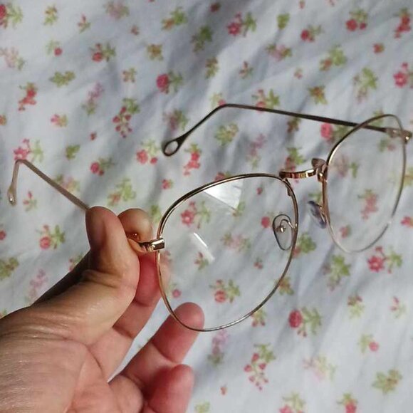 Fashionable/ Decorative glasses - Picture 1 of 4